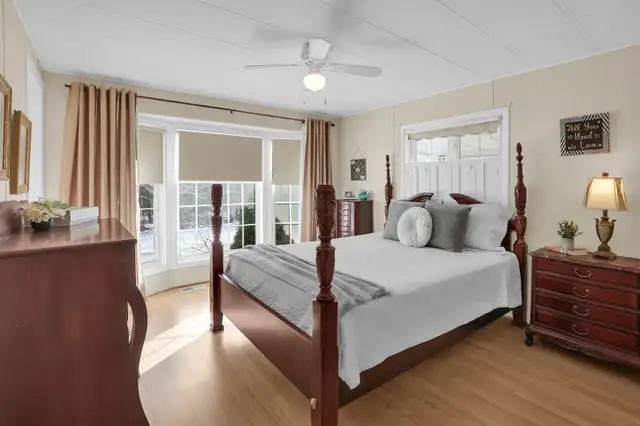 BLACK CREEK COMMUNITY BUNGALOW - 2 BED, 2 BATH in Houses for Sale in Hamilton - Image 8
