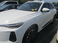 Discover premium utility and refined everyday driving in this used 2025 Audi Q5 Progressiv, now avai... (image 2)