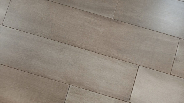 6 3/4" Maple Engineered Hardwood Flooring - Desert Grey dans Planchers et murs  à Ouest de l’Île - Image 2