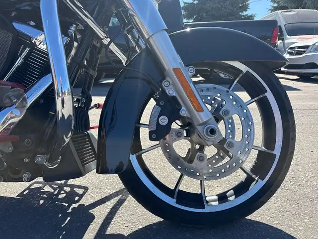 2023 Harley-Davidson Street Glide ~ STREET GLIDE ~ CANANDIAN ~ 1 in Sport Touring in City of Toronto - Image 10