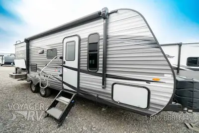 Located in Winfield, BC Call or Text 250-766-4607 Voyager RV Centre 1-800-668-1447 Ducted Air Condit...