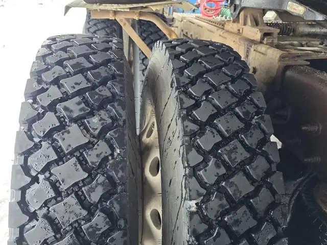 2012 PETERBILT 388 in Heavy Trucks in Saskatoon - Image 48