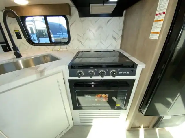 2025 Keystone RV Springdale 310BR in Travel Trailers & Campers in Bedford - Image 16