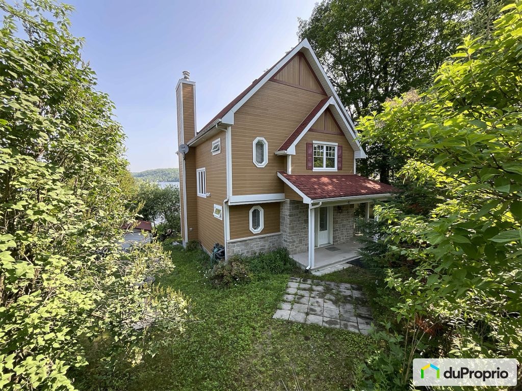 $1,124,825 - 2 Storey for sale in St-Hippolyte — photo 1
