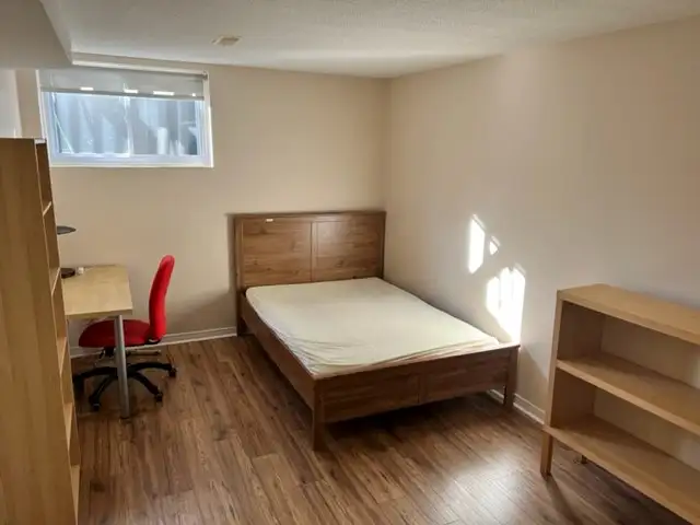 1 MAY - Furnished Room for Mature Female Student - Bank/Walkley