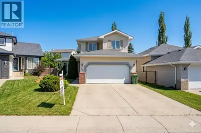 Open House June 20 AND JUNE 21 12:00Pm - 4:00PM. Perfectly positioned on a quiet, family-friendly st...