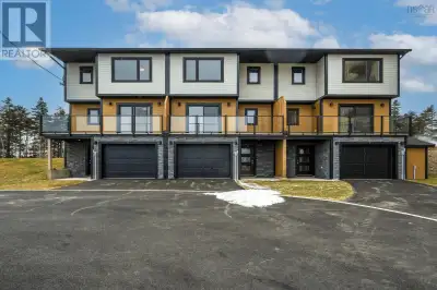 Welcome to 11 Viewcrest Drive ! This beautifully designed unit offers modern living in a prime locat...