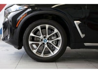 2025 BMW X5 xDrive50e 3.0L I6 AWD 8-Speed Automatic EXTERIOR - BLACK SAPPHIRE METALLIC INTERIOR - SI... (image 6)