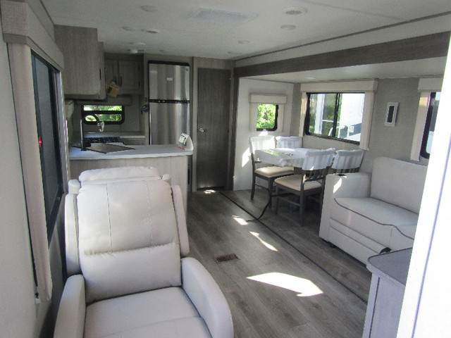 2024 Catalina Legacy 303RKDS in Travel Trailers & Campers in Sarnia - Image 3