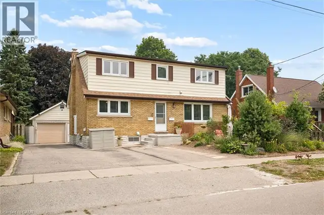 476 PROSPECT Avenue Kitchener, Ontario in Houses for Sale in Kitchener / Waterloo - Image 2