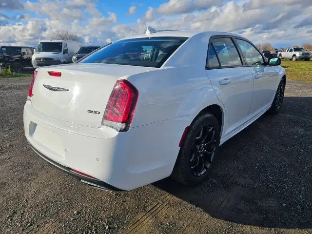 2023 Chrysler 30065275697085826124