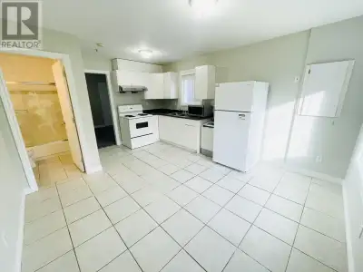 1 bedroom 1 bathroom suite is located in Vancouver (E 45 Ave and Fraser St), the ground floor of the...