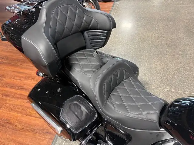 2025 Indian Motorcycle Roadmaster Power Plus 108 Limited with PB in Sport Touring in Saskatoon - Image 5