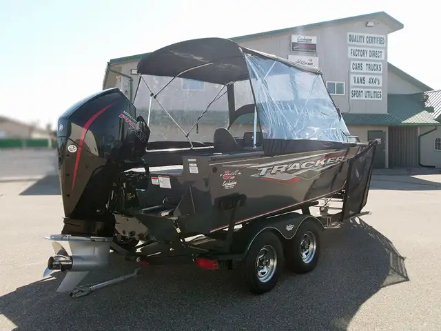 2020 TRACKER Targa V-18 Combo Fish & Ski -used fishing boat in Powerboats & Motorboats in Prince Albert - Image 8