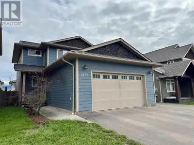 Bright and beautiful 4 bedroom, 2.5 bathroom in the wonderful Turner Way subdivision! This home has...