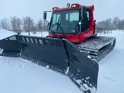 2006 Pistenbully PB300 Polar -Mercedes Benz om460 Engine 430hp -12 way Blade -54” 4 belt aluminum tr...
