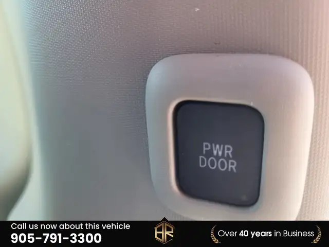 2018 Toyota Sienna LE | AWD | Power doors in Cars & Trucks in Mississauga / Peel Region - Image 44