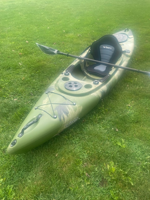 Strider 10' sitin kayak free paddle removable fishing rod holder in Canoes, Kayaks & Paddles in Windsor Region - Image 2