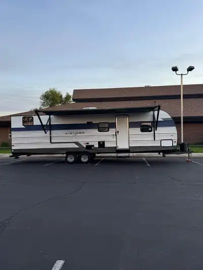 APPLY NOW: https://www.ridecollective.ca/get-pre-approved The 2022 PRIME TIME AVENGER LE 28QBSLE 34F...