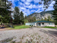 3023 HWY 3 Hedley, British Columbia