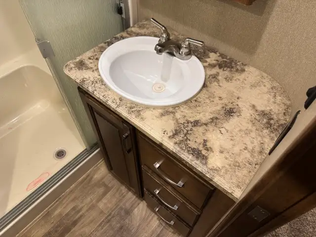 2017 Grand Design REFLECTION 337 RLS in Travel Trailers & Campers in St. Albert - Image 21