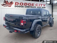 This Jeep Gladiator delivers a Regular Unleaded V-6 3.6 L/220 engine powering this Automatic transmi... (image 5)