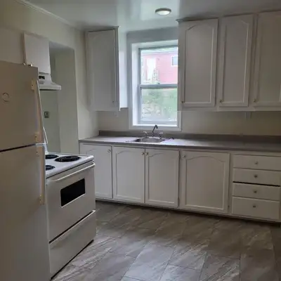 37 Prince Edward St, Unit #2