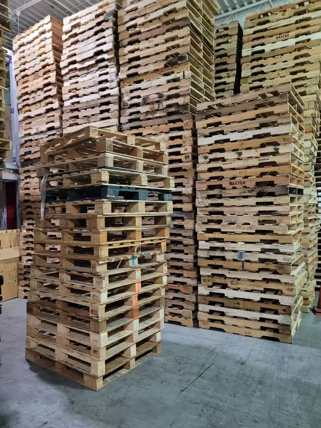 for sale IN STOCK ready now 48 x40 four way pallets wood plastic in Outdoor Tools & Storage in Mississauga / Peel Region - Image 6
