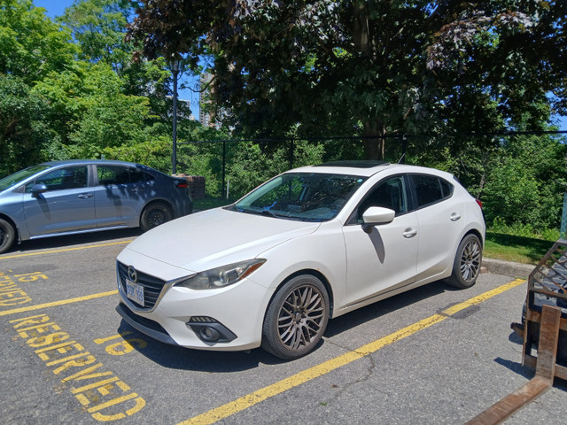 2014 MAZDA 3 SKYACTIVE  6 SPEED  MANUAL in Cars & Trucks in City of Toronto - Image 4
