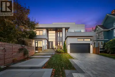 An Architectural Masterpiece in Halifaxs Prestigious South End. This stunning contemporary luxury ho...