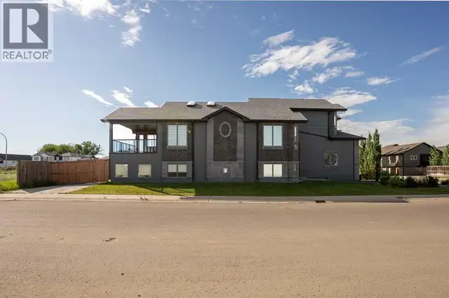 346 Sixmile Ridge S Lethbridge, Alberta in Houses for Sale in Lethbridge - Image 3