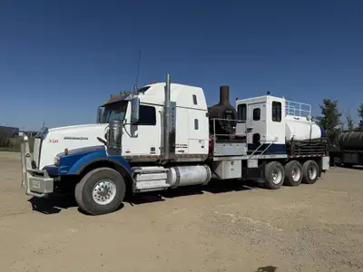 2013 Western Star 4900 Tri-axle Hot Oiler Truck Tractor Comes with a Detroit DD16 diesel engine, 560...
