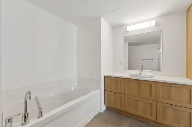 Appartement 2 chambres - 2-Bedroom Apartment in Long Term Rentals in Gatineau - Image 11