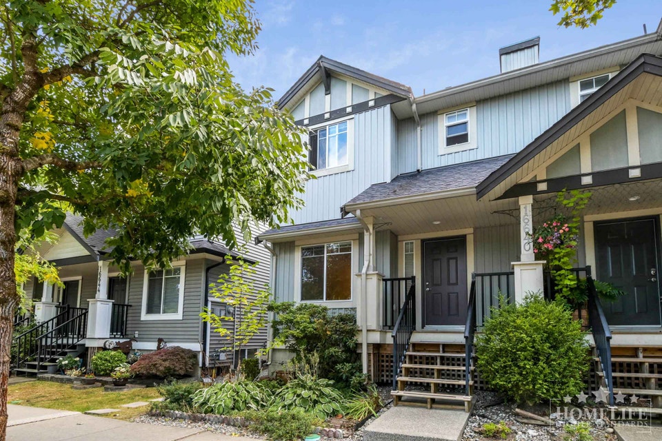 Immaculate 3-Bedroom, 2.5-Bath Half-Duplex Upper Suite Home for 2