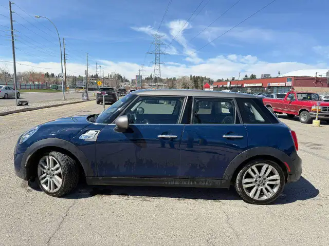 2018 MINI 5 Door Cooper S FWD in Cars & Trucks in Calgary - Image 3