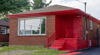 Price: $899,000 / $3,411/mo This charming family-friendly home features a modern, open-concept desig...