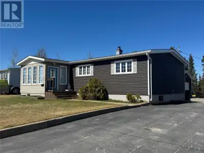 Lets talk about location. 17 Guy St is a home that perfectly blends comfort, style, outdoor adventur...