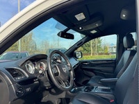 SINGLE-DVD ENTERTAINMENT SYSTEM -inc: HDMI Port Video Remote Control Wireless Headphones 2nd Row Ove... (image 3)