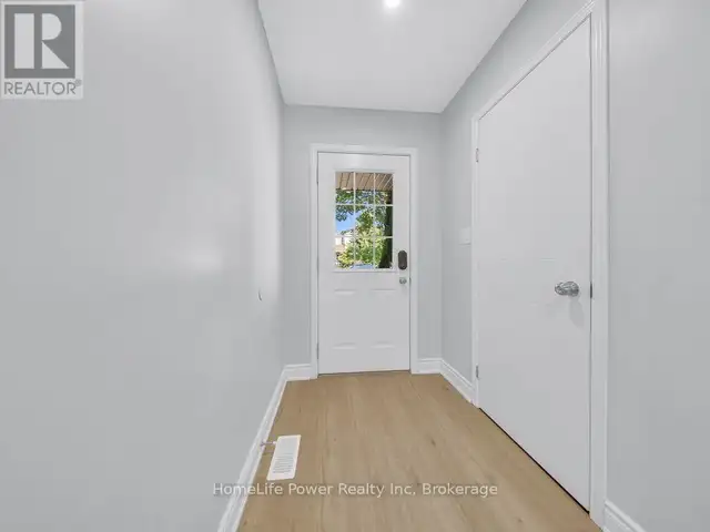 39 REISTVIEW STREET Kitchener, Ontario in Houses for Sale in Kitchener / Waterloo - Image 5