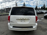 The 2015 Dodge Grand Caravan SXT is a versatile minivan designed to deliver family-friendly comfort,... (image 3)