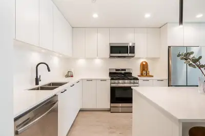 Open House Sunday, Apr 26 from 2:00 PM - 4:00 PM. (id:24493) MLS® #R3092611 The trademarks MLS®, Mul...