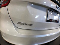 HATCHBACK ........ ELECTRIC ......... LEATHER INT. ......... AUTOMATIC ....... A/C ......... NAVIGAT... (image 6)