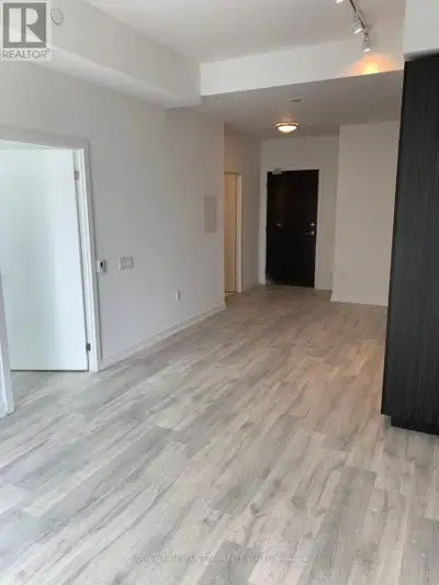 3006 - 7 GOLDEN LION HEIGHTS Toronto (Newtonbrook East), Ontario