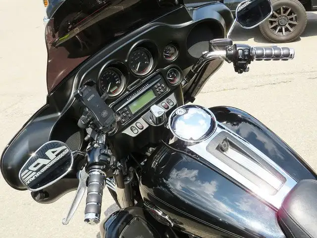 2009 Harley-Davidson FLHTCU Ultra Classic Electra Glide in Sport Touring in Cambridge - Image 13