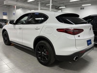 Découvrez ce magnifique Alfa Romeo Stelvio AWD 2018, un VUS de luxe qui se démarque par son design i... (image 6)