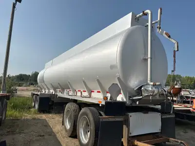 Welcome to Edmonton Equipment Rentals and Sales Ltd A/R suspension 2 compartment aluminum tank .