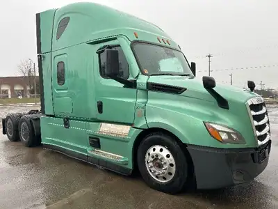 2020 FREIGHTLINER T12664ST;Heavy Duty Trucks - Conventional Truck w/ Sleeper Penske Location 525 MAC...