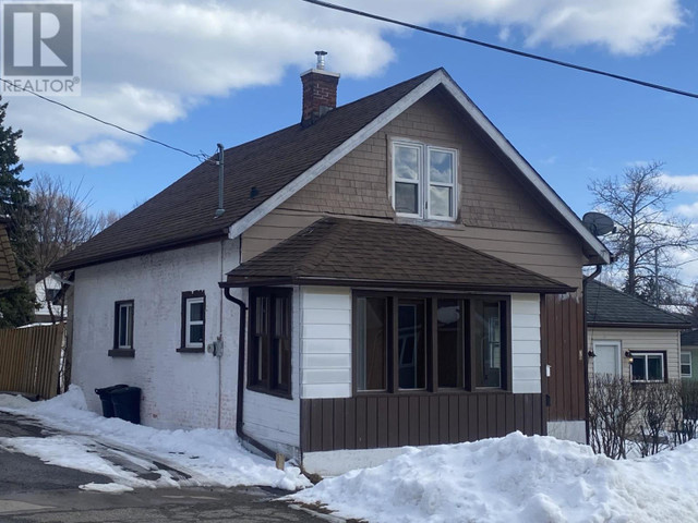 College Height Income Property or Mortgage Helper Home For Sale! in Houses for Sale in Thunder Bay