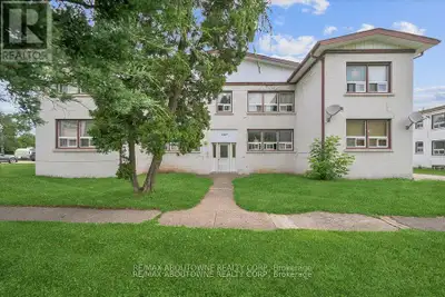 2 - 145 NORTH SERVICE ROAD E Oakville (CP College Park), Ontario