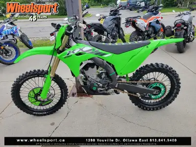This gorgeous 4-stroke full track bike was meticulously maintained throughout its life. Features a s...